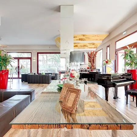 Corona 3* Морской Милан