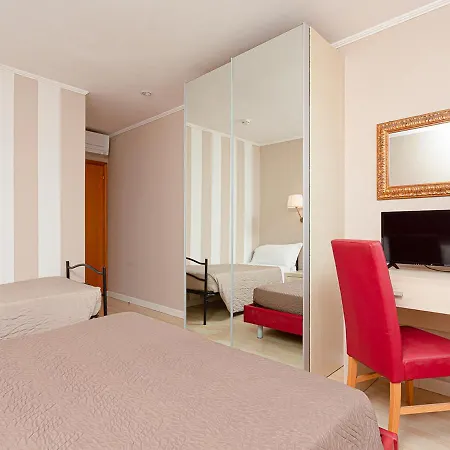 Corona Отель 3*