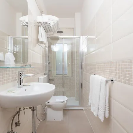 فندق Hotel Corona Milano Marittima ميلانو ماريتيما