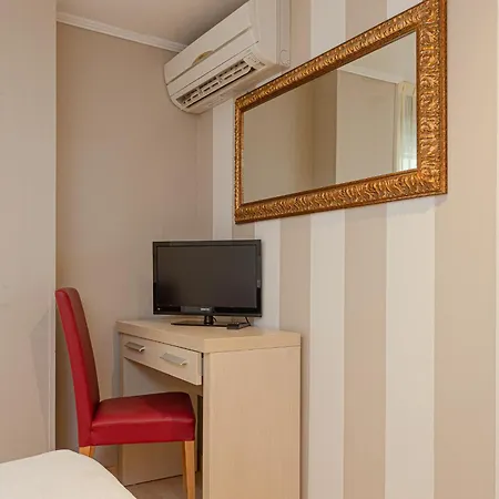 Hotel Corona Milano Marittima ميلانو ماريتيما