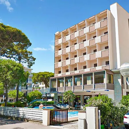 Hotel Corona Milano Marittima 3*