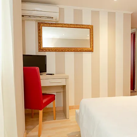Hotel Corona Milano Marittima 3*