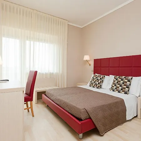 Hotel Corona Milano Marittima فندق ميلانو ماريتيما
