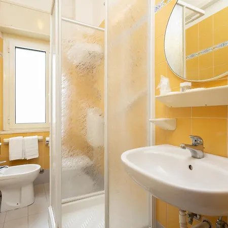 Hotel Corona Milano Marittima 3*
