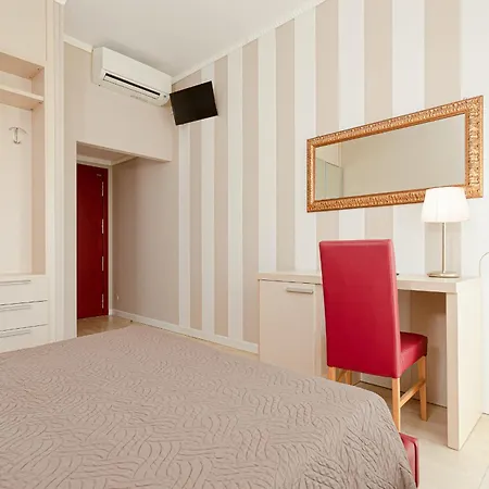 فندق Hotel Corona Milano Marittima 3*