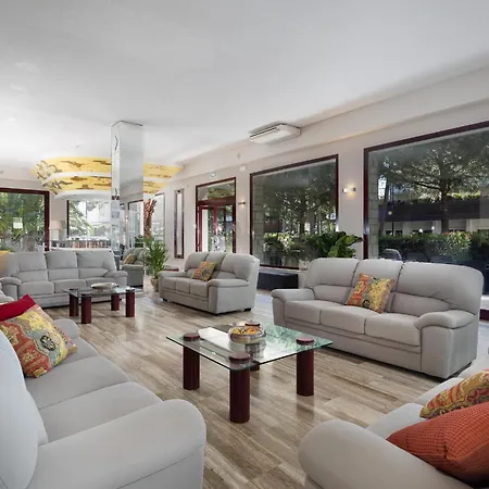 Hotel Corona Milano Marittima ميلانو ماريتيما