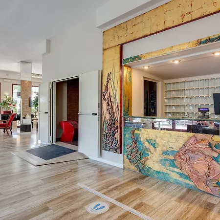 Hotel Corona Milano Marittima فندق ميلانو ماريتيما
