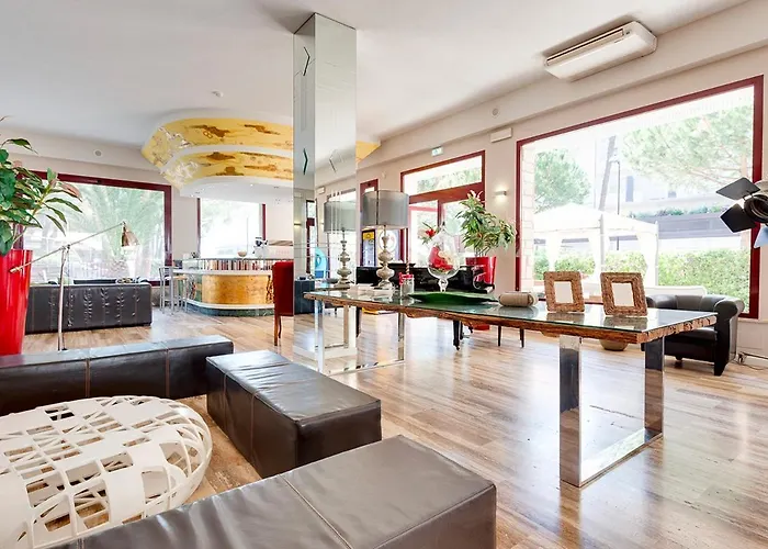 Отель Corona 3*